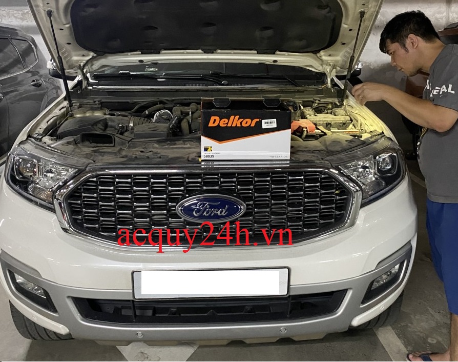 Thay ắc quy Delkor DIN80 cho Ford Everest