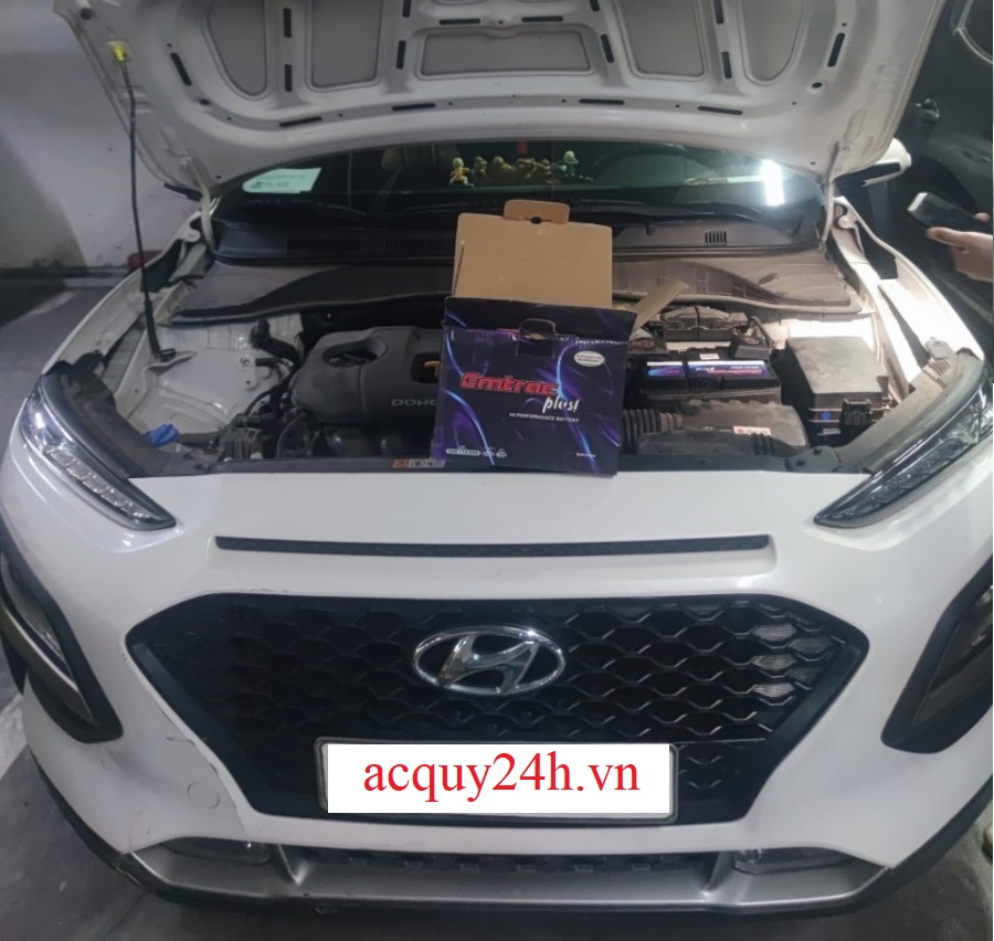 Thay bình ắc quy Emtrac din60 tốt nhất cho Hyundai Kona