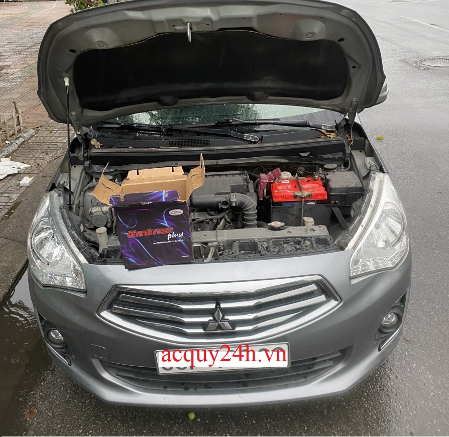 Thay bình ắc quy Emtrac tốt nhất cho Mitsubishi Attrage