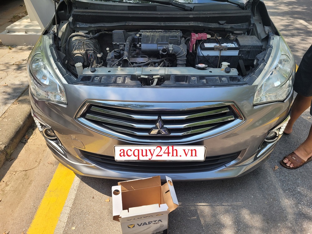 Thay bình ắc quy Varta cho Mitsubishi Attrage