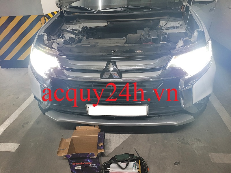 Thay ắc quy Emtrac 90D23L cho Mitsubishi Outlander