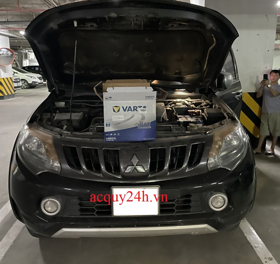 Thay bình ắc quy Varta cho Mitsubishi Triton