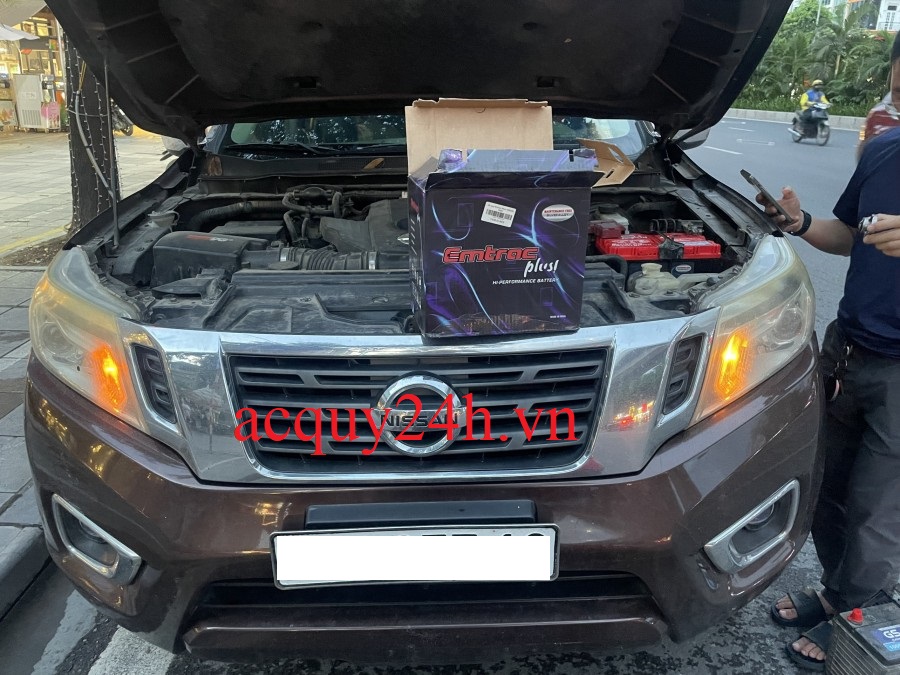 Thay bình ắc quy Emtrac tốt nhất cho nissan navara