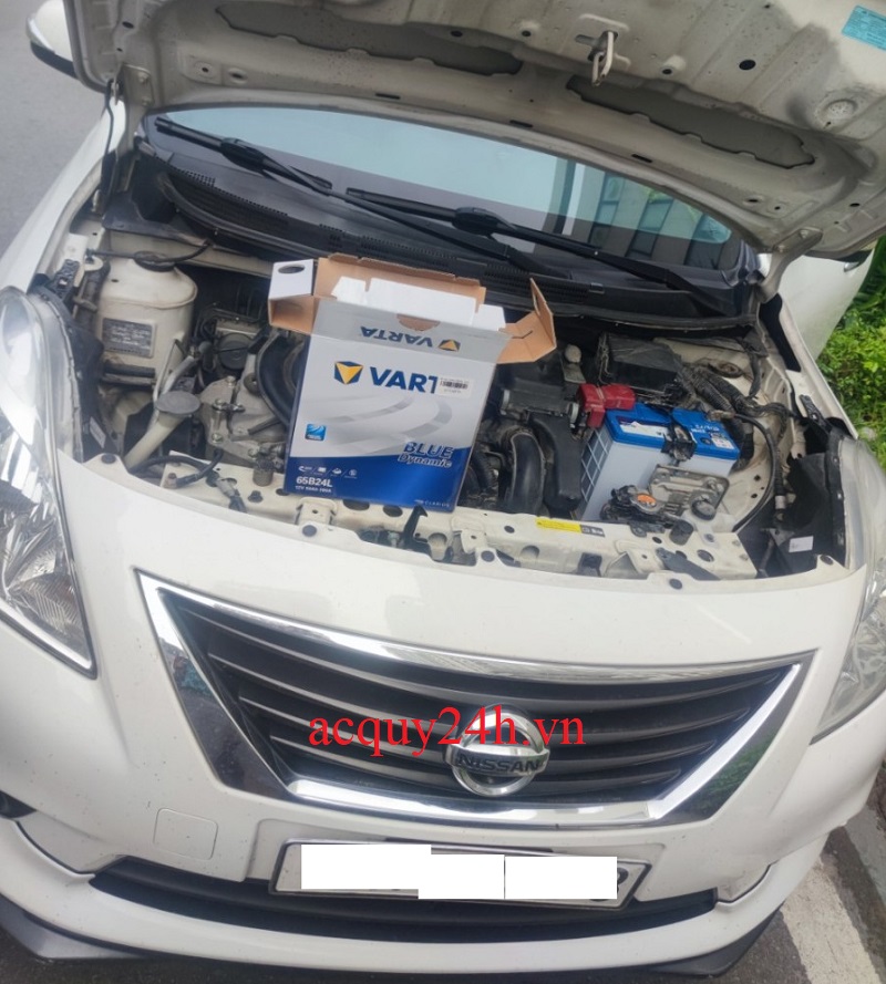 Thay bình ắc quy Varta cho xe Nissan Sunny