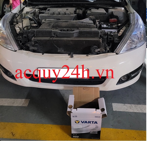 Thay ắc quy Varta 55D23L 12V 60Ah cho Nissan Teanna