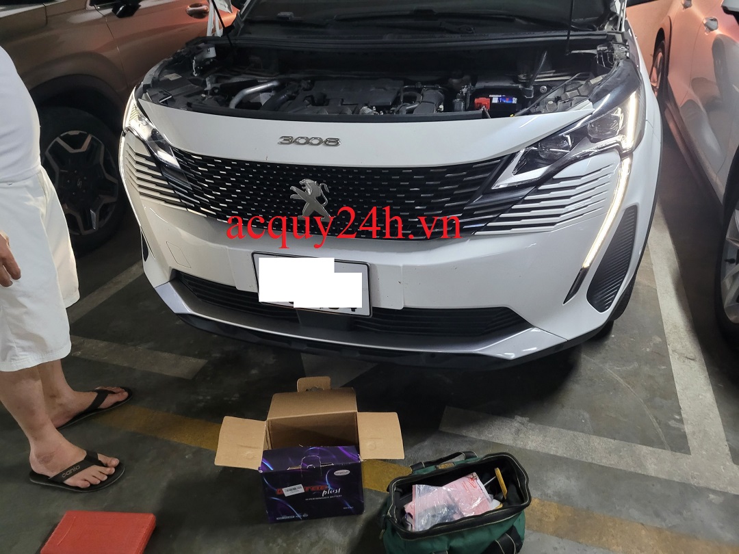 Bình ắc quy Emtrac bảo hành 18 tháng thay cho xe Peugeot 3008