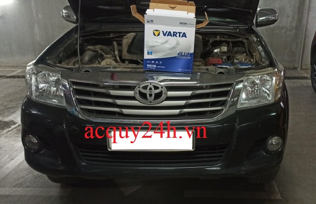 Thay ắc quy Varta cho xe toyota Hilux