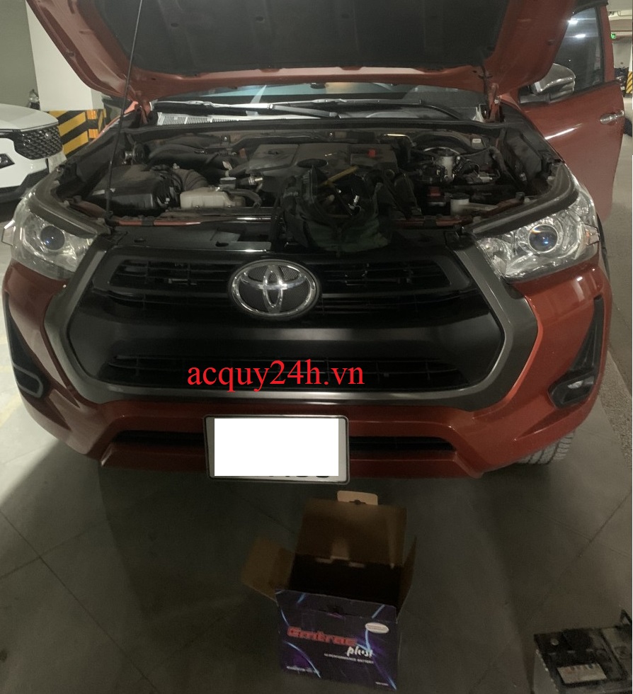 Bình ắc quy Emtrac tốt nhất thay thế cho Toyota Hilux