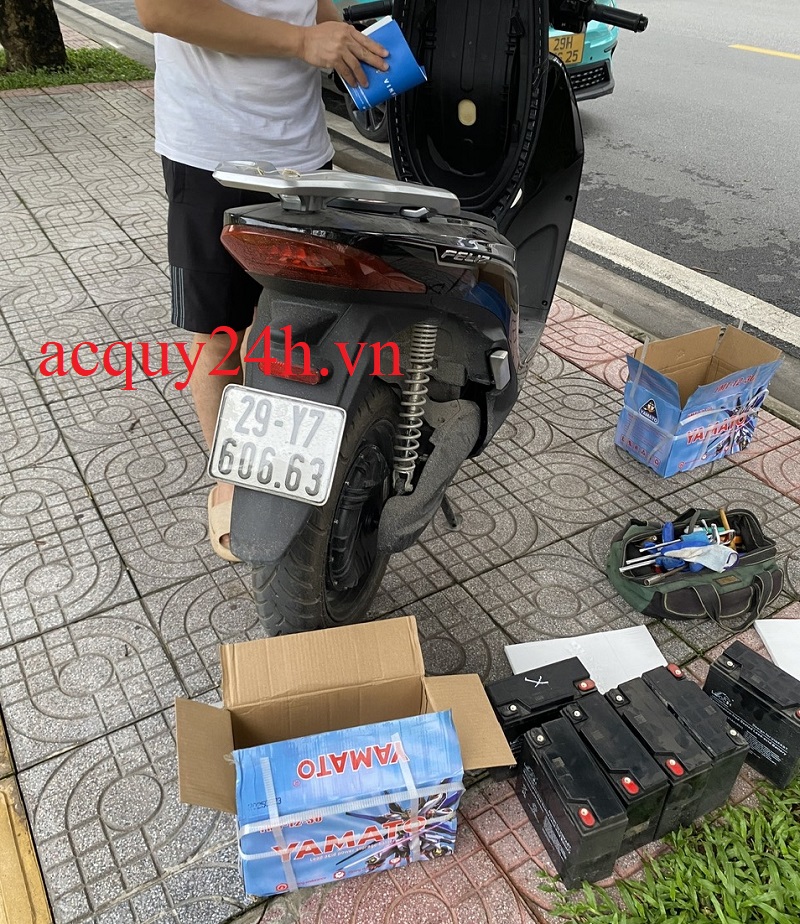Thay ắc quy Yamato cho xe điện Vinfast Feliz