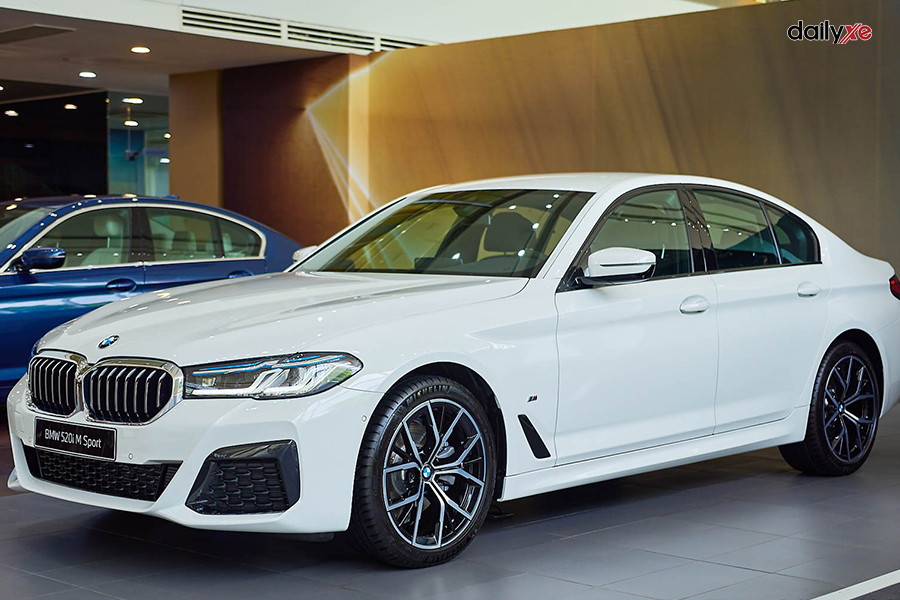 Khuyến mãi mua xe BMW 520i giảm giá gần 400 triệu đồng