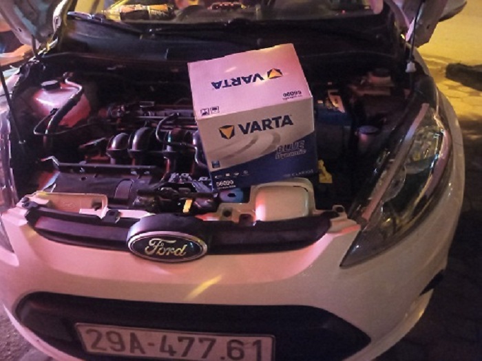 Thay ắc quy Varta Din60 cho Ford Ecosport