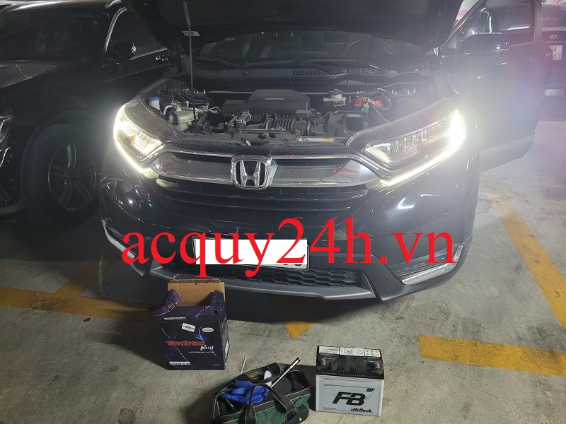 Thay ắc quy Emtrac 45ah cho Honda CRV