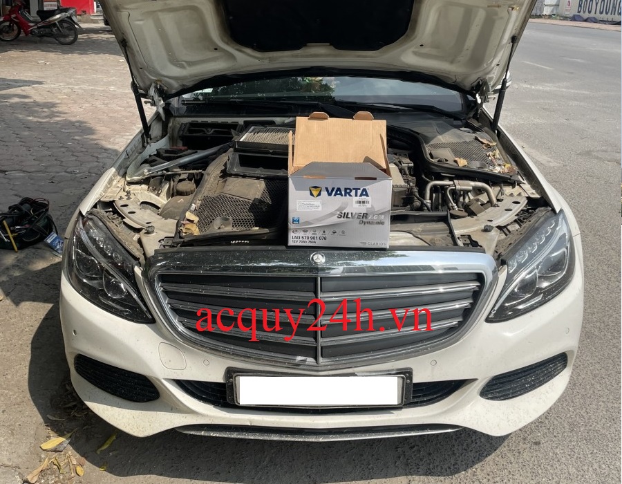 Thay ắc quy Varta AGM LN3 cho xe Mercedes C250