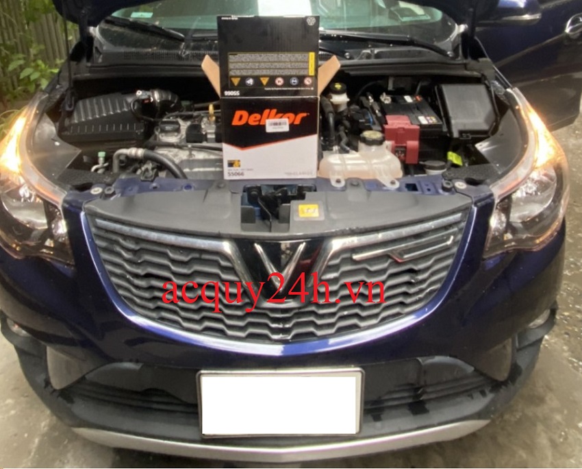 Thay bình ắc quy Delkor din 50 cho Vinfast Fadil